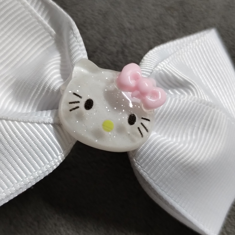 Hello Kitty Hair Bows - Picture 3 of 3